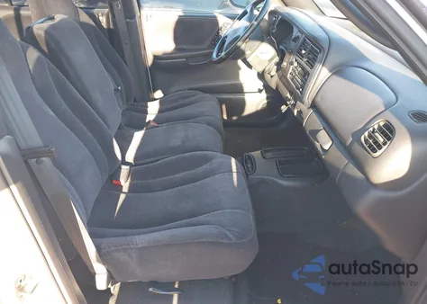 2000 Dodge Dakota Slt/Sport from USA, damaged, VIN 1B7GL2AX0YS648421